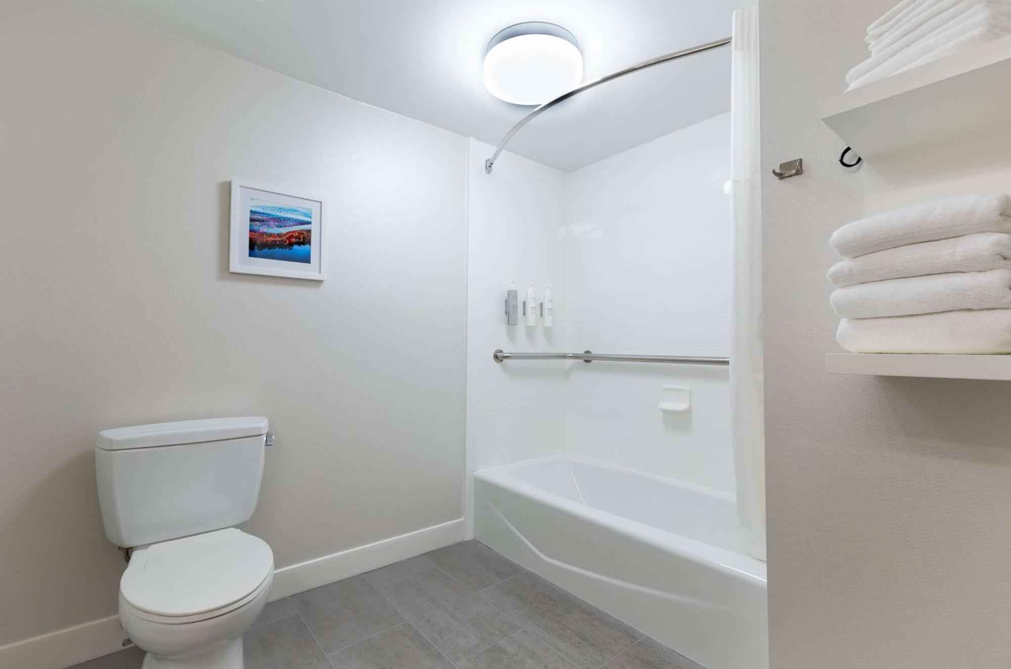 Hampton Inn East Windsor Extérieur photo